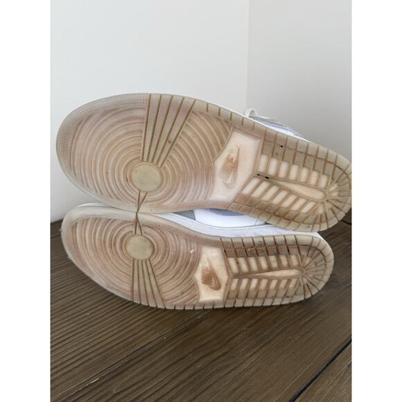 Jordan 1 Mid Wolf Grey Aluminum White/Multicolor (BQ6472-105) Women’s Sz 8 - Picture 6 of 8